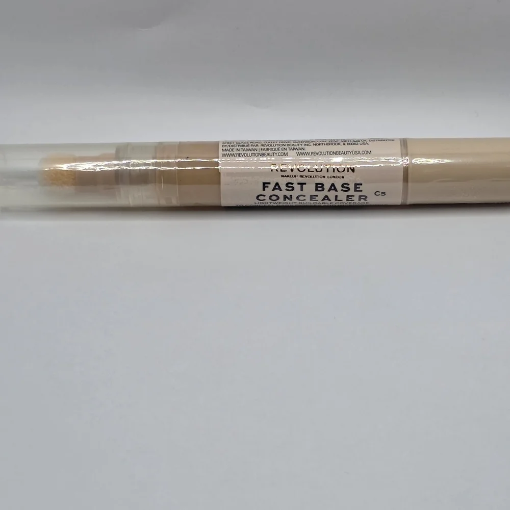 Revolution Fast Base Concealer